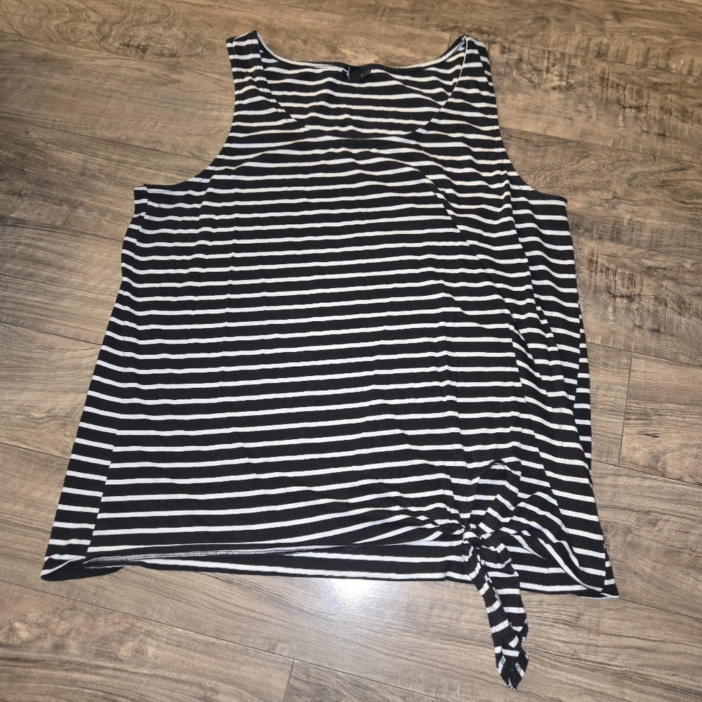 Torrid Tank Tops - Picture 6 of 7